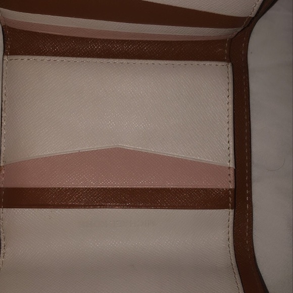 Michael Kors Wallet - Picture 5 of 7